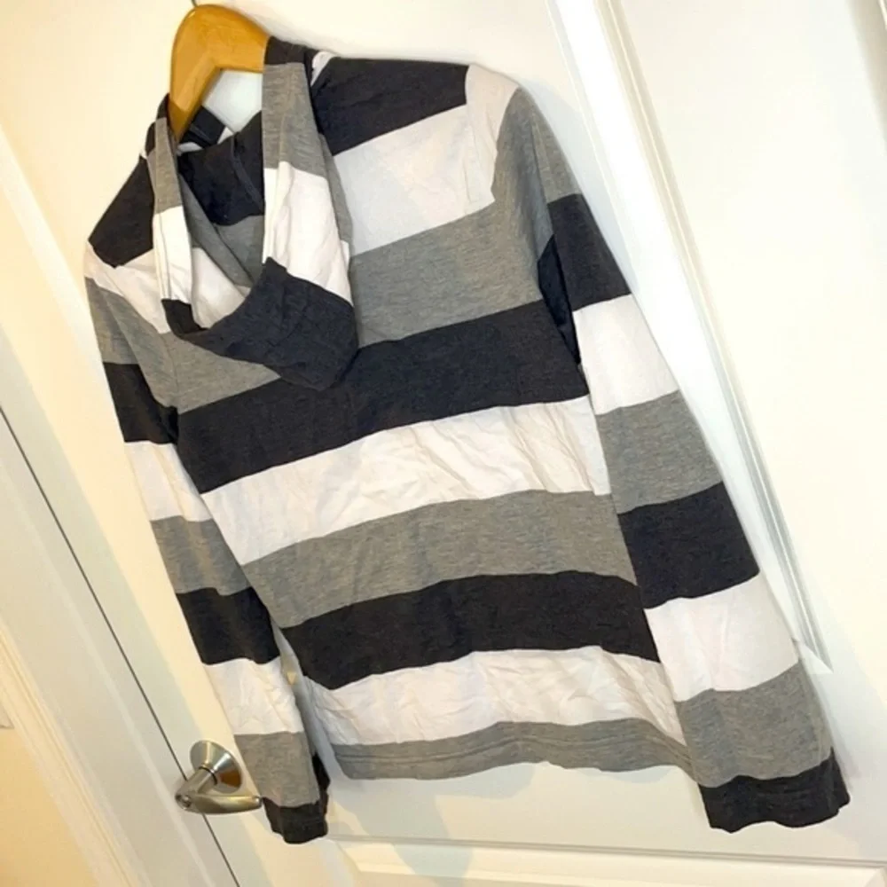 HAWK | Youth Size (18-20) XL Striped Long Sleeve Shirt with Hood